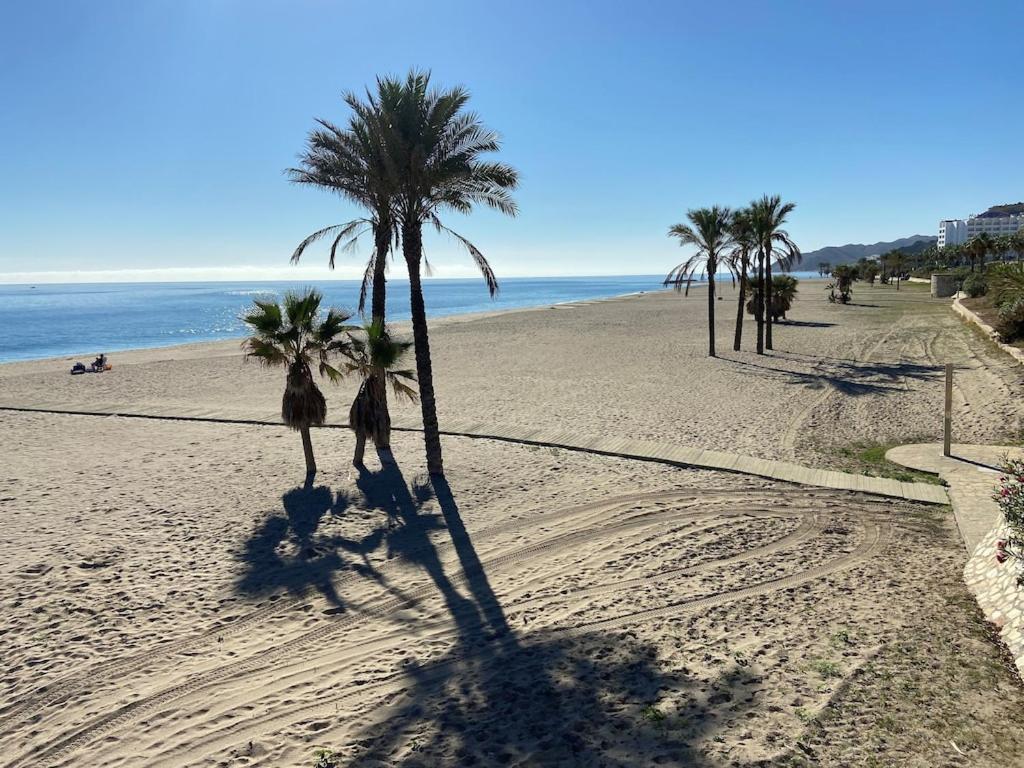 A Stunning 2 Bedroom Apartment 5 Min Walk To The Beautiful Beaches Of Vera Playa Playas de Vera Buitenkant foto